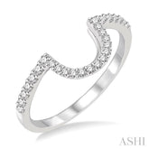 1/4 Ctw Round Cut Diamond Wedding Band in 14K White Gold