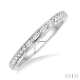 1/4 Ctw Round Cut Diamond Wedding Band in 14K White Gold