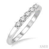 1/4 Ctw Round Cut Diamond Wedding Band in 14K White Gold