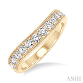 3/4 Ctw Round Cut Diamond 'V' Shape Band in 14K Yellow Gold.