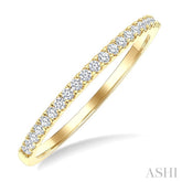 1/5 Ctw Round Cut Diamond Wedding Band in 14K Yellow Gold