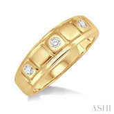 1/8 Ctw Round Cut Diamond Women's Ring in 14K Yellow Gold