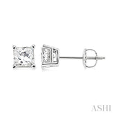 3/4 Ctw Princess Cut Diamond Stud Earrings in 14K White Gold