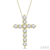 3/4 Ctw Round Cut Diamond Cross Pendant in 14K Yellow Gold with Chain