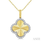 1/4 Ctw Fluted Texture Clover Round Cut Diamond Fashion Pendant With Chain in 14K Yellow and White Gold