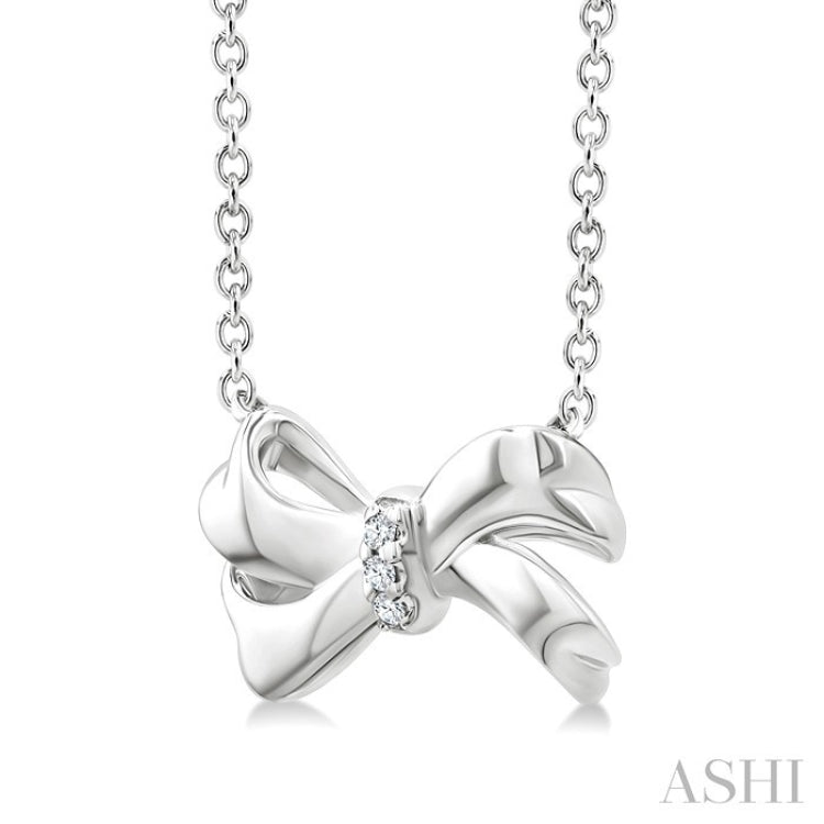 1/50 Ctw Round Cut Diamond Bow Fashion Pendant With Chain in Sterling Silver