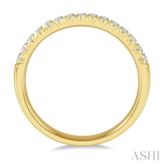 1/4 Ctw 15Stones Round Cut Diamond Wedding Band in 14K Yellow Gold