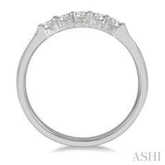 1/4 Ctw 5 Stone Round Cut Diamond Wedding Band in 14K White Gold