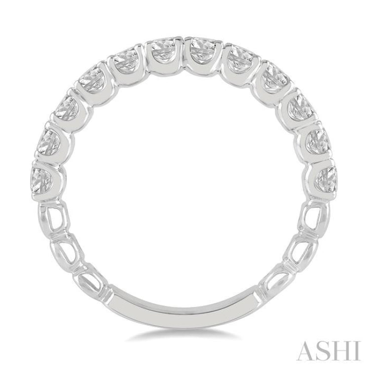 1 Ctw Round Cut Diamond Wedding Band in Platinum