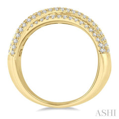 1 1/4 Ctw Split Cross Over Baguette and Round Cut Diamond Fashion Ring in 14K Yellow Gold