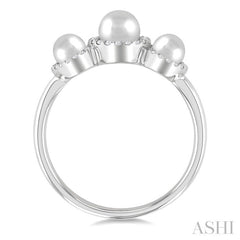 1/6 Ctw Past Present and Future 4 MM & 5 MM Cultured Pearl and Round Cut Diamond Halo Ring in 14K White Gold