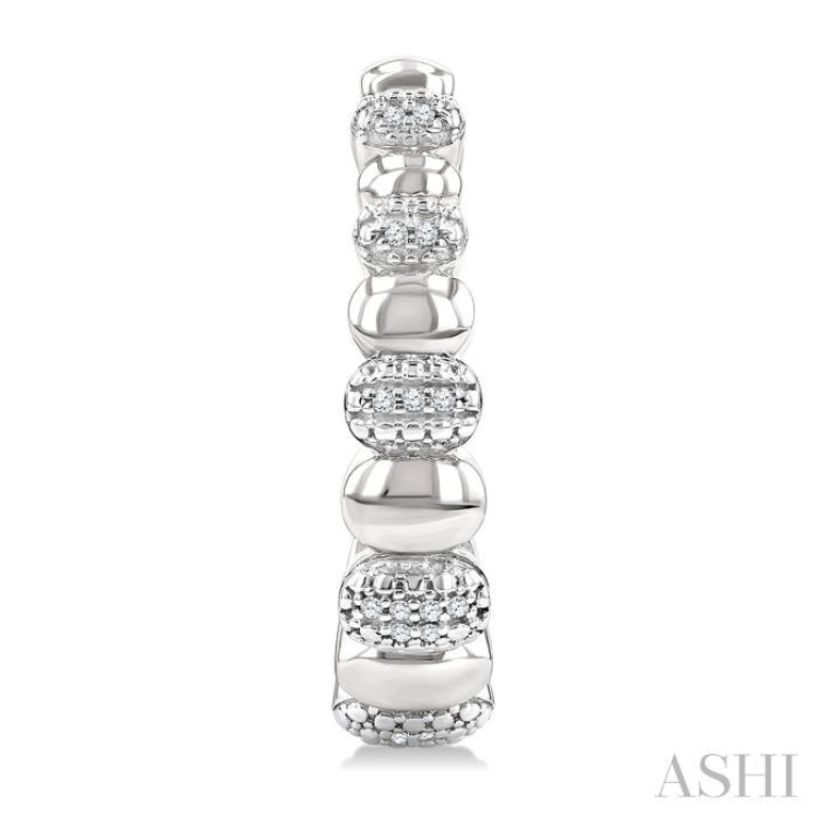 1/10 Ctw Bold Ribbed Single Cut Diamond Hoop Fashion Earrings in Sterling Silver