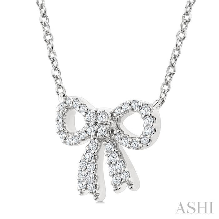 1/5 Ctw Bow Round Cut Diamond Petite Fashion Pendant With Chain in 10K White Gold