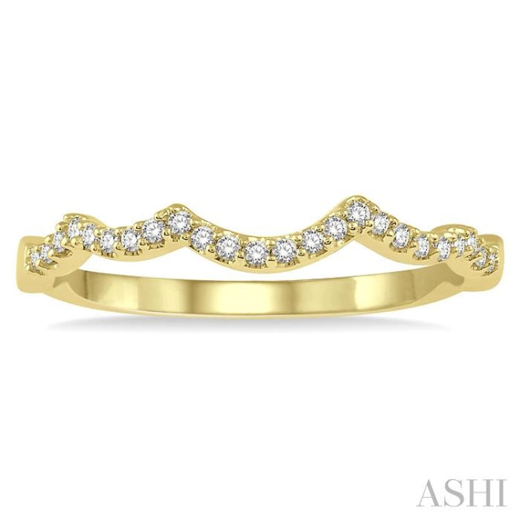 1/10 Ctw Waves Round Cut Diamond Wedding Band in 14K Yellow Gold