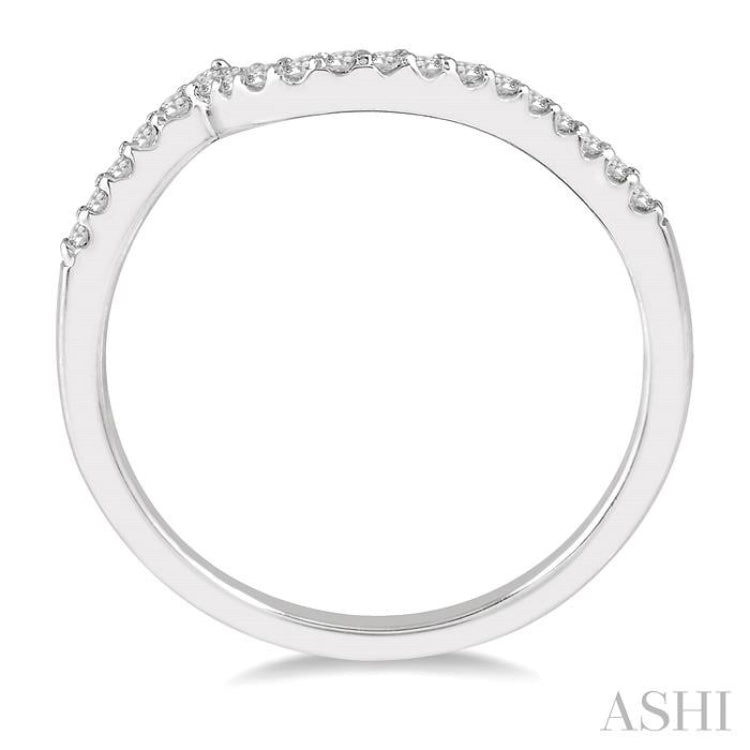 1/6 Ctw Curve Round Cut Diamond Wedding Band in 14K White Gold