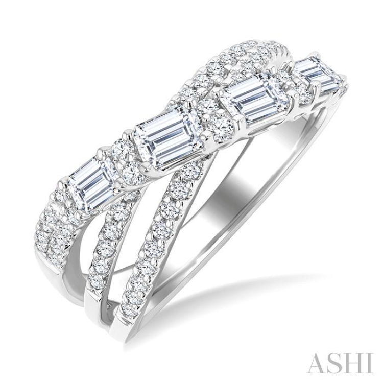 1 1/4 Ctw Emerald and Round Cut Diamond Split Crossover Fashion Ring in 14K White Gold