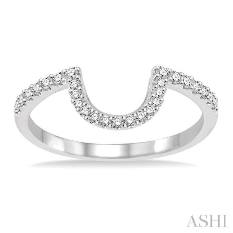 1/4 Ctw Round Cut Diamond Wedding Band in 14K White Gold