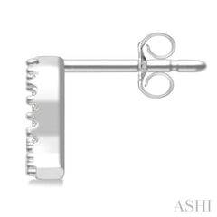 1/8 Ctw Initial 'Q' Round Cut Diamond Earrings in 10K White Gold