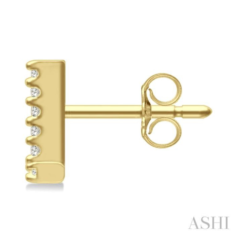 1/10 Ctw Initial 'L' Round Cut Diamond Earrings in 10K Yellow Gold