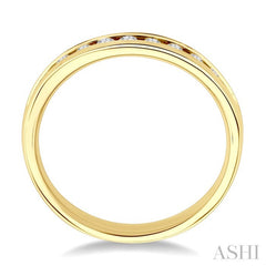 1/4 Ctw Round Cut Diamond Wedding Band in 14K Yellow Gold