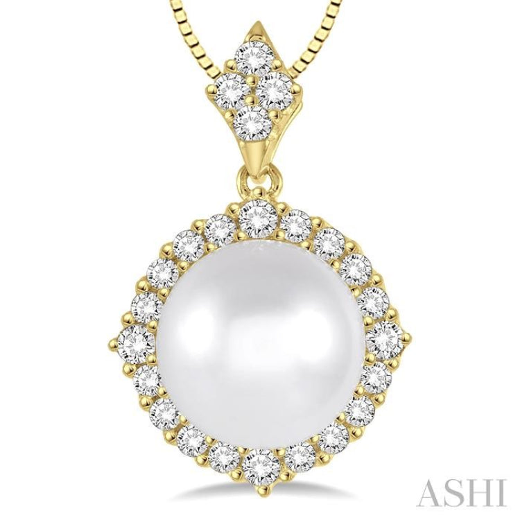 10 MM Cultured Pearl and 1/2 Ctw Round Cut Diamond Pendant in 14K Yellow Gold with chain
