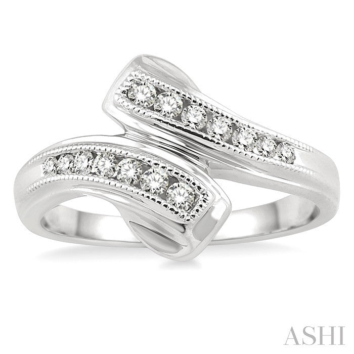 1/4 Ctw Round Cut Diamond By-pass Ring in 14K White Gold