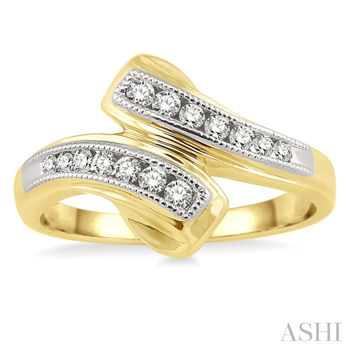 1/4 Ctw Round Cut Diamond By-pass Ring in 14K Yellow Gold