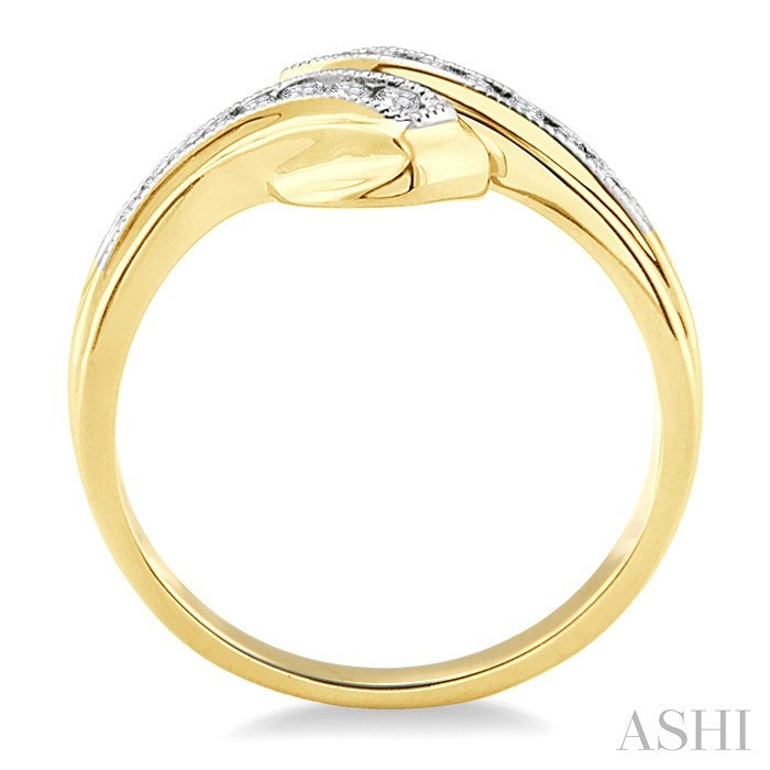 1/4 Ctw Round Cut Diamond By-pass Ring in 14K Yellow Gold