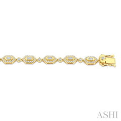 2 Ctw Hexagon Shaped Link Baguette and Round Cut Diamond Fashion Bracelet in 14K Yellow Gold
