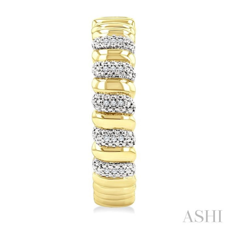 1/10 Ctw Bold Ribbed Swirl Round Cut Diamond Pirouette Fashion Hoop Earrings in Yellow Gold Vermeil