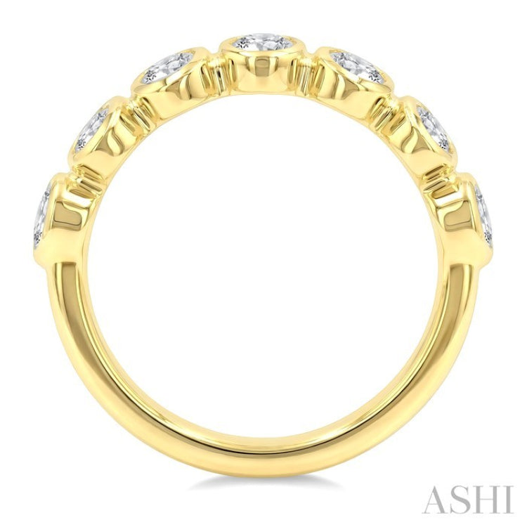 1 1/4 Ctw 7 Stone Bezel Set Oval Cut Diamond Fashion Band in 14K Yellow Gold