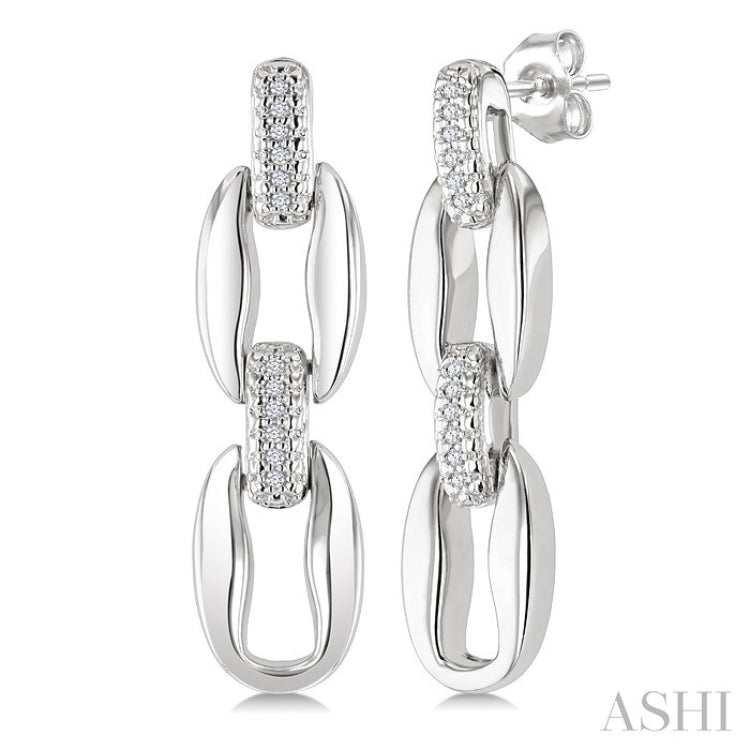1/10 Ctw Round Cut Diamond Oval Shape D-Link Bold Fashion Earrings in Sterling Silver