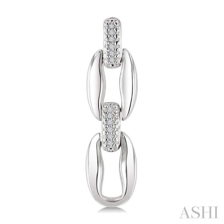 1/10 Ctw Round Cut Diamond Oval Shape D-Link Bold Fashion Earrings in Sterling Silver