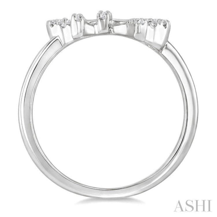 1/10 Ctw Round Cut Diamond Bow Fashion Ring in Sterling Silver
