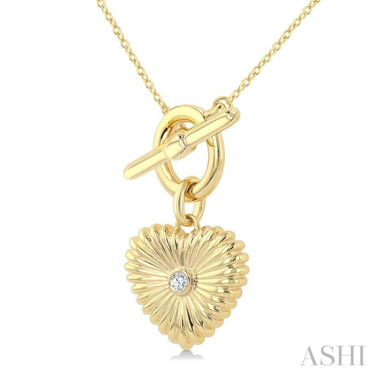1/50 Ctw Bezel Set Round Cut Diamond Pirouette Fluted Heart Charm Toggle Fashion Necklace in 10K Yellow Gold