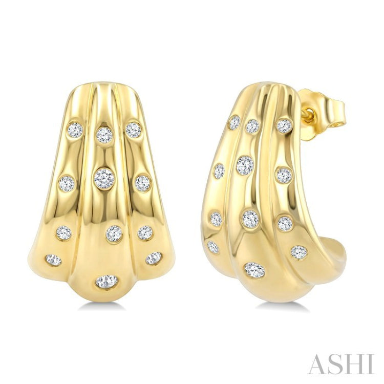 1/5 Ctw Flush Set Round Cut Diamond Fashion Mosaic Half Hoop Earrings in 10K Yellow Gold
