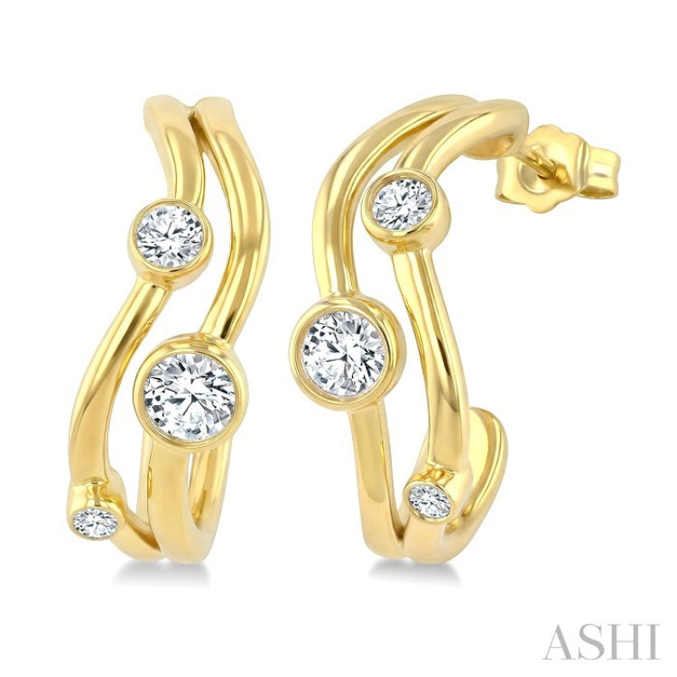 1/4 Ctw Bezel Set Round Cut Diamond Fashion Half Hoop Earrings in 14K Yellow Gold