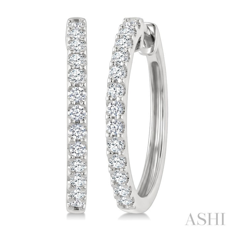 1/2 Ctw Round Cut Diamond Hoop Earrings in 14K White Gold