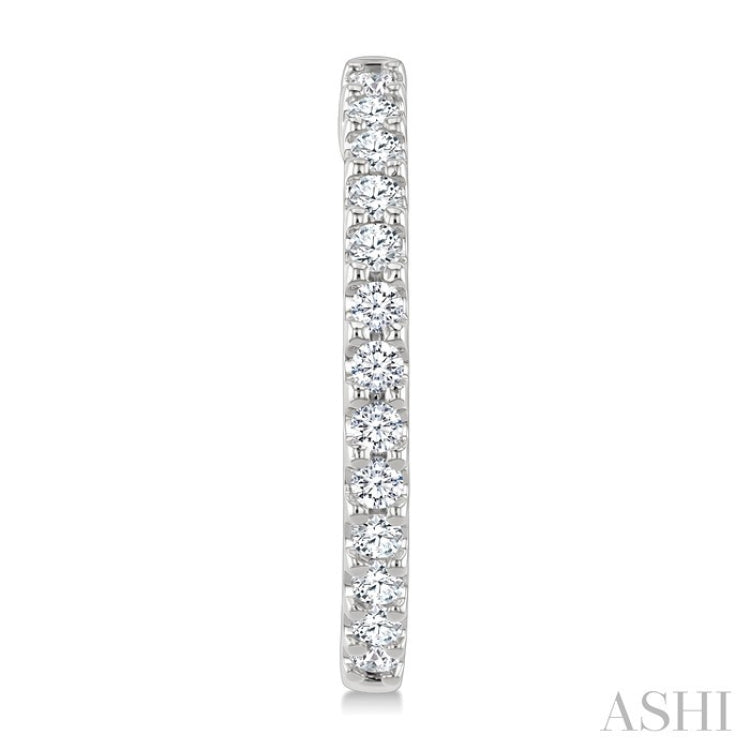 1/2 Ctw Round Cut Diamond Hoop Earrings in 14K White Gold