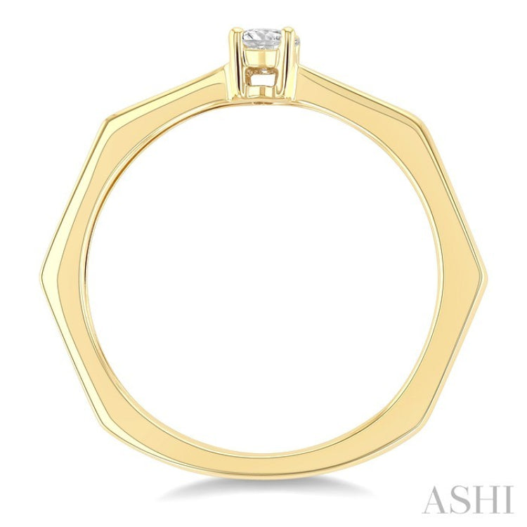 1/5 Ctw Hexagon Shank Oval Cut Diamond Fashion Ring in 14K Yellow Gold