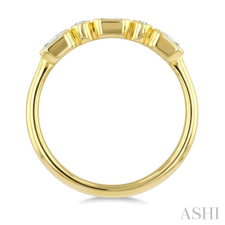 1/2 Ctw Bezel set Octagon and Round Cut Diamond Band in 14K Yellow Gold