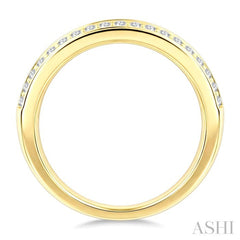 1 1/2 Ctw Channel Set Baguette and Round Cut Diamond Wedding Band in 14K Yellow Gold