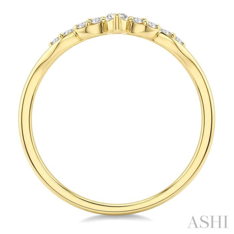 1/8 Ctw Curvy Chevron Leaf Motif Round Cut Diamond Fashion Band in 10K Yellow Gold