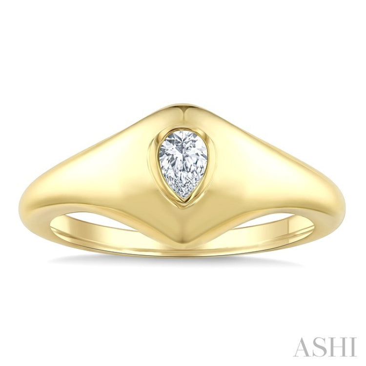 1/5 Ctw Pear Cut Golden Glow Diamond Fashion Signet Ring in 10K Yellow Gold