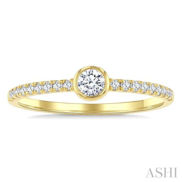 1/3 Ctw Bezel Set Round Cut Diamond Luna Bezel Fashion Ring in 14K Yellow Gold