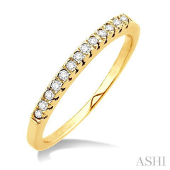 1/10 Ctw Round Cut Diamond Wedding Band in 10K Yellow Gold