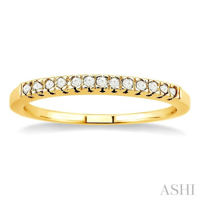 1/10 Ctw Round Cut Diamond Wedding Band in 10K Yellow Gold