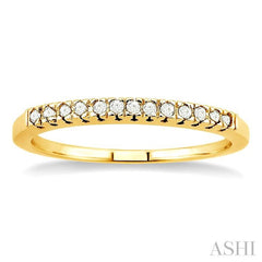 1/10 Ctw Round Cut Diamond Wedding Band in 10K Yellow Gold