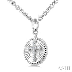 1/10 Ctw Latin Cross Round Cut Diamond Pirouette Round Fluted Medallion Fashion Pendant With Chain in Sterling Silver