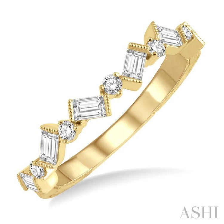 1/2 Ctw Zigzag Baguette and Round Cut Diamond Fashion Band in 14K Yellow Gold